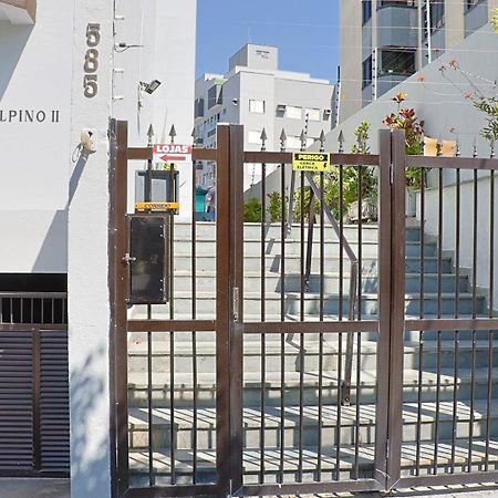 Apto A 500 Metros Da Praia Da Enseada Гуаружа Экстерьер фото